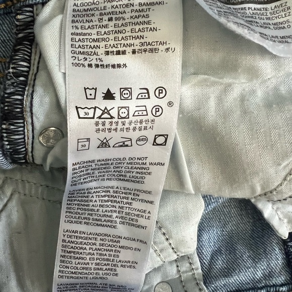 Levi’s Wedgie Straight Fit Light Wash Jeans, Size 26 - Picture 4 of 6